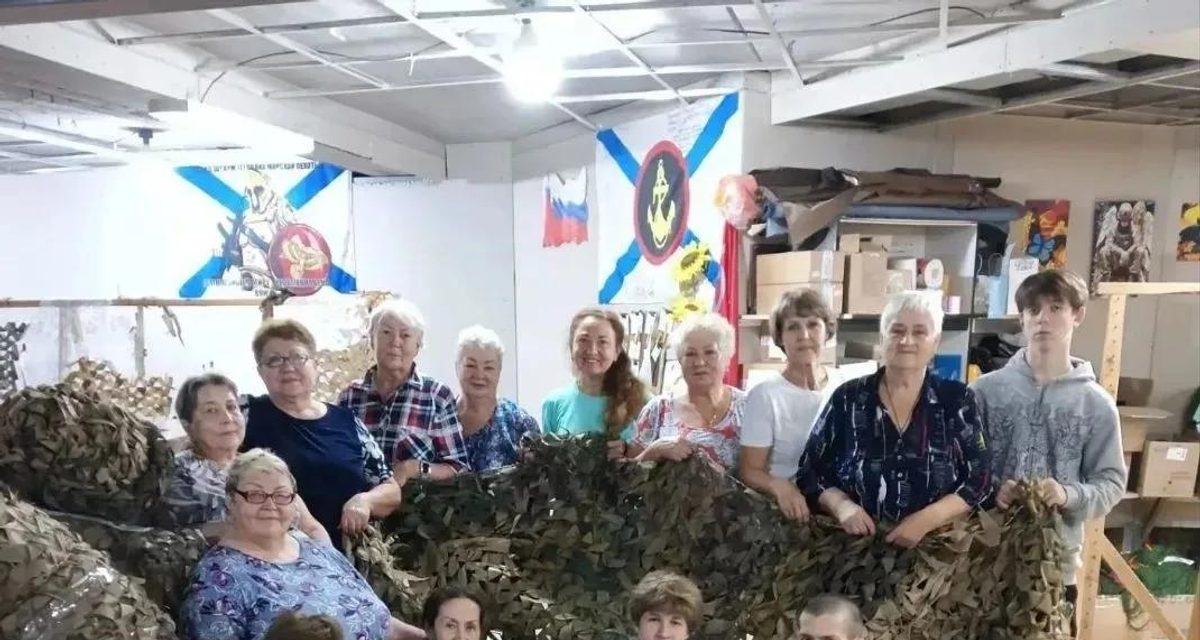 Волонтёр из Нижневартовска семь лет помогает фронту и получила знак «Доброволец России»