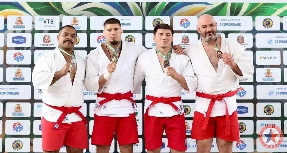 Нижневартовский самбист Сергей Кузнецов выиграл чемпионат мира по пляжному самбо в Бразилии